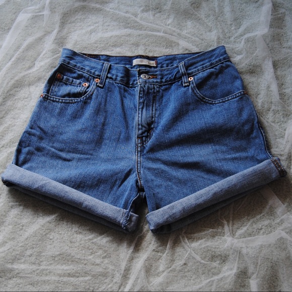 Vintage Levi’s 550 Mom Shorts - Picture 2 of 4